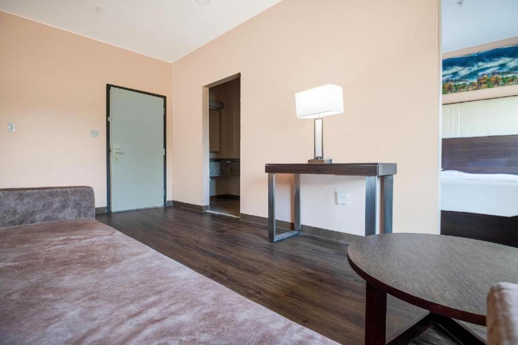 Royal Inn & Suites Adairsville Buitenkant foto