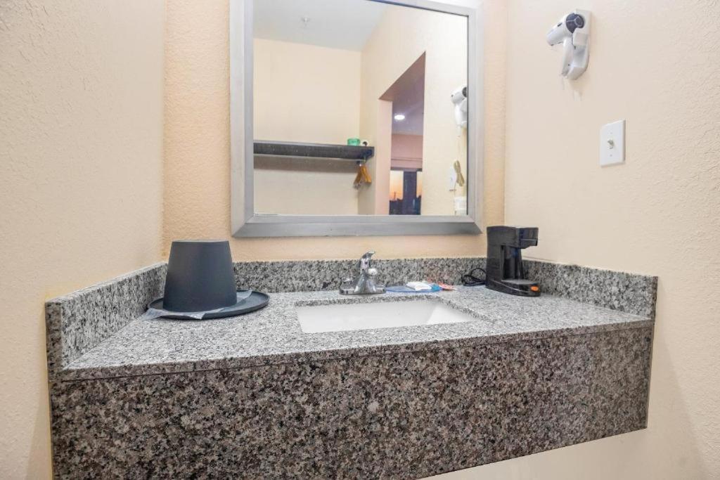 Royal Inn & Suites Adairsville Buitenkant foto